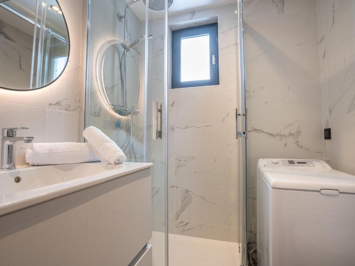 Les Grandes Platieres - Val Claret-28 By Interhome *